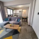 Carisa Deluxe With Jacuzzi