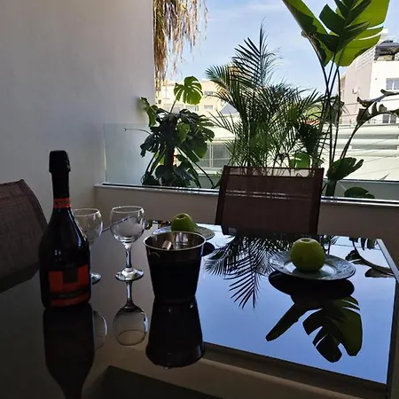 Carisa Deluxe With Jacuzzi Апартаменты *