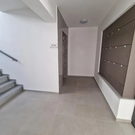 Апартаменты Carisa Deluxe With Jacuzzi Ларнака