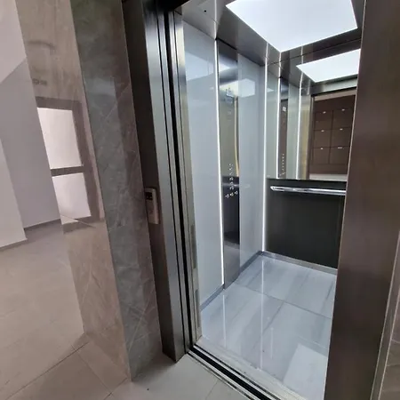 Апартаменты Carisa Deluxe With Jacuzzi Ларнака