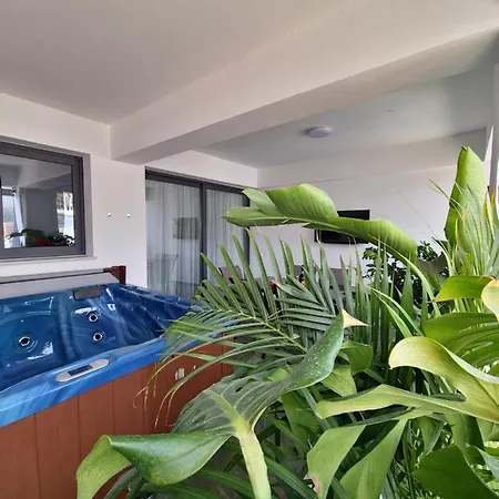 Carisa Deluxe With Jacuzzi Apartament Larnaca