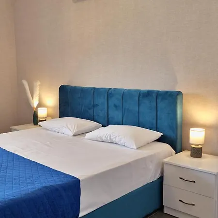 Carisa Deluxe With Jacuzzi لارنكا