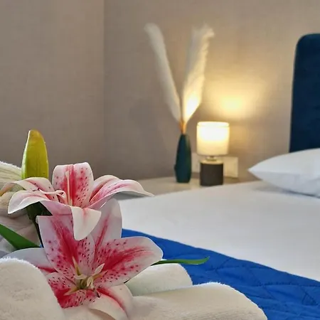 Carisa Deluxe With Jacuzzi Ларнака