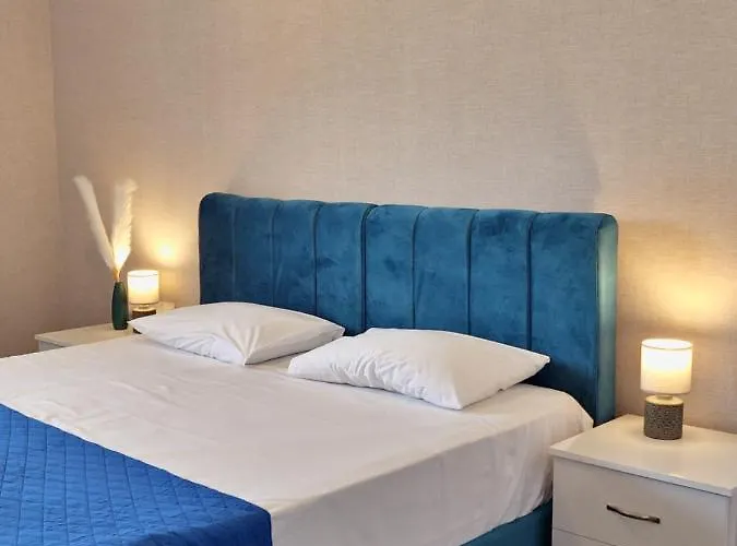 Carisa Deluxe With Jacuzzi Larnaca