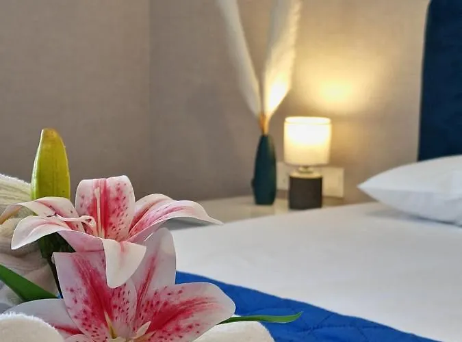 Carisa Deluxe With Jacuzzi Larnaca