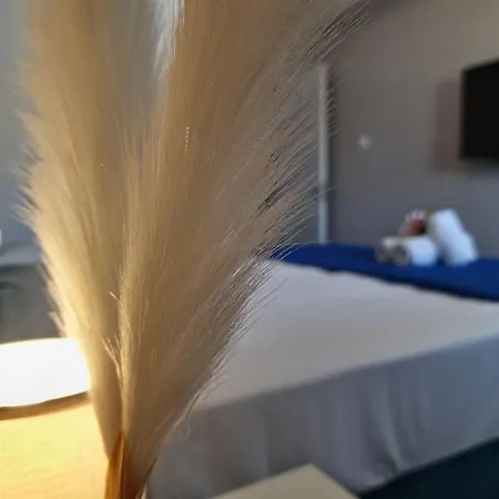 Appartamento Carisa Deluxe With Jacuzzi Larnaca