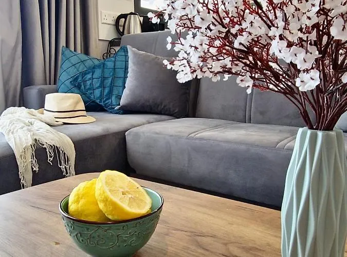 Appartamento Carisa Deluxe With Jacuzzi Larnaca