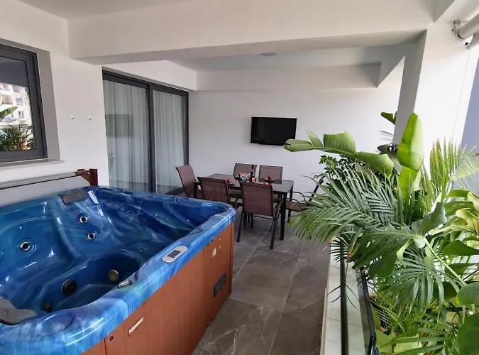 Carisa Deluxe With Jacuzzi Appartamento